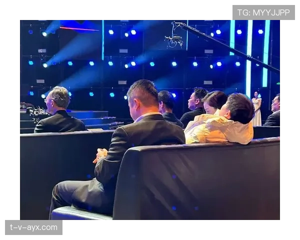 Osimhen社交媒体互动引爆球迷热情，在线讨论热度飙升