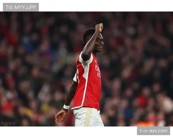 萨卡积极传授经验，指导年轻队友助力球队开启新辉煌